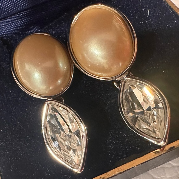 Yves Saint Laurent YSL Pearl Drop Studded Earrings - Picture 3 of 12